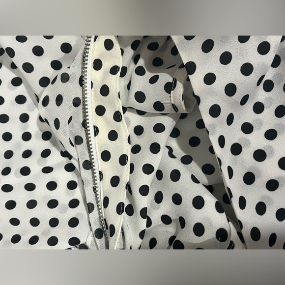 INC Polka Dot Sleeveless Top, size L, great zipper front, GUC - Picture 7 of 7